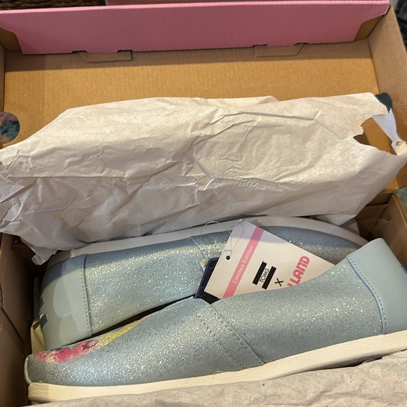 TOMS x CandyLand LIMITED EDITION Queen Frostine Glitter Alpargata slides W8.5 - Picture 3 of 5